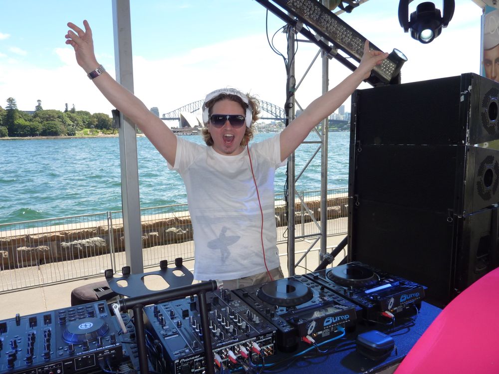 Quick sound check @ Sydney Harbour party.